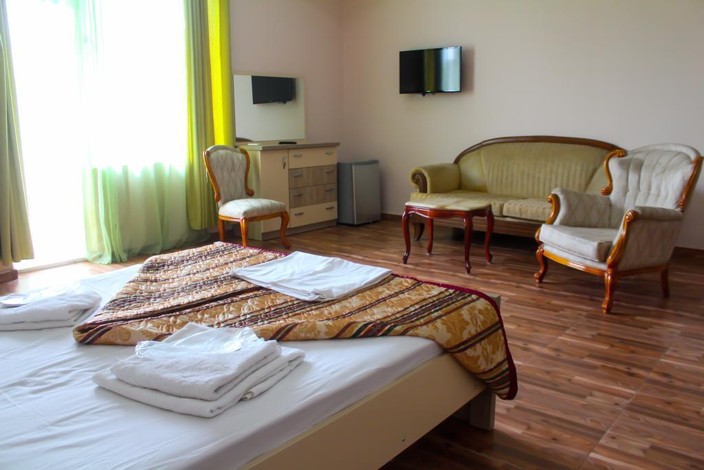 Hulus Hotel มาคินจอรี ภายนอก รูปภาพ